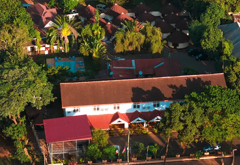 Keys Hotel pool and bar