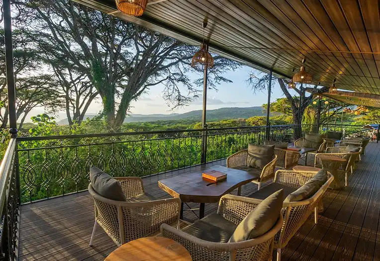 Lions Paw Lodge dining tent