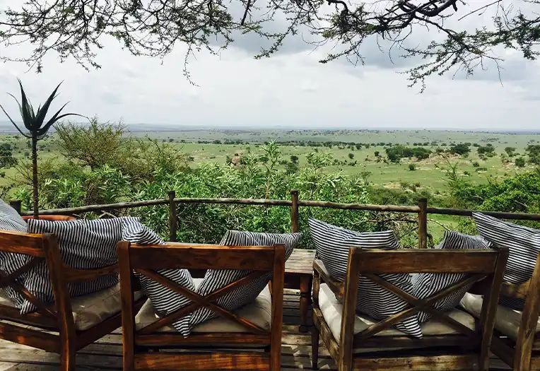 Nomad Lamai Serengeti pool view