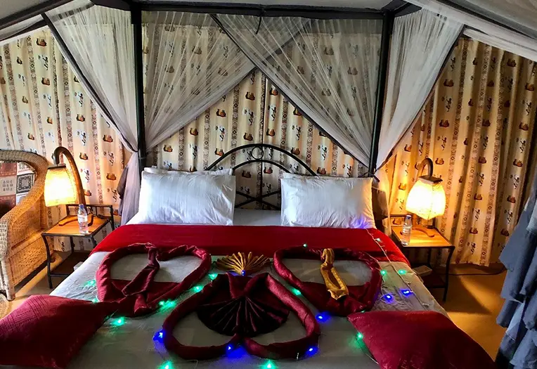 Osinon Serengeti Camp dining lounge