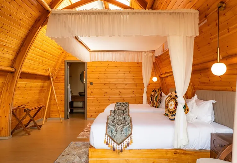 Serengeti Ark Lodge dining area