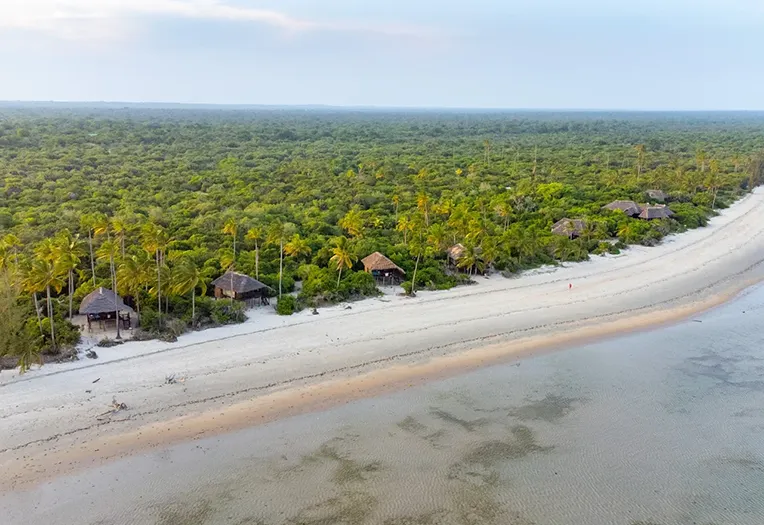 Simply Saadani Camp beach cabins