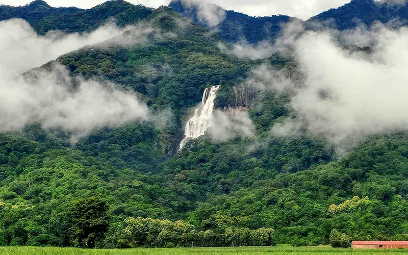 Sanje Waterfalls Udzungwa hike